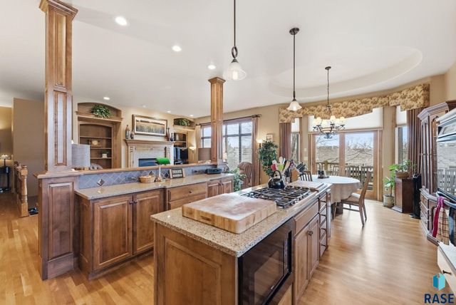5801 S Copperhead Dr Drive, Sioux Falls, SD 57108