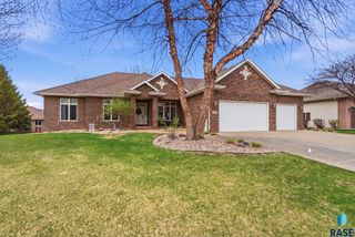 5801 S Copperhead Dr Drive, Sioux Falls, SD 57108