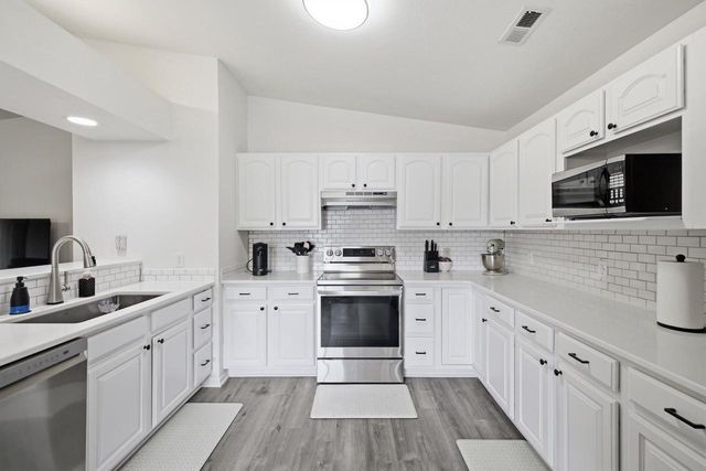 N161W20726 Kami LANE, Jackson, WI 53037
