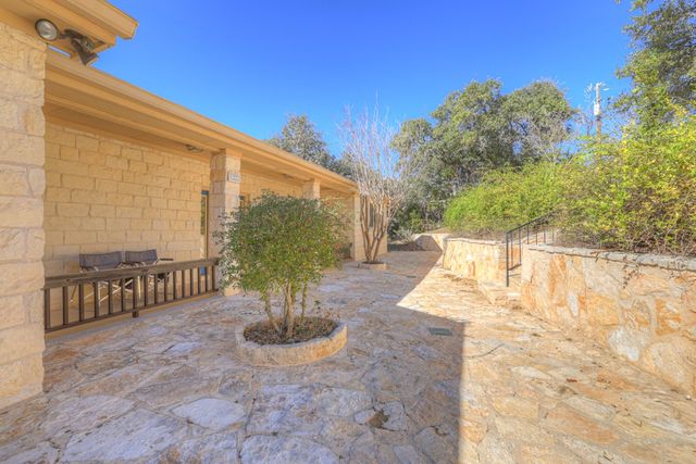 1221 Sundown Trail, Fischer, TX 78623