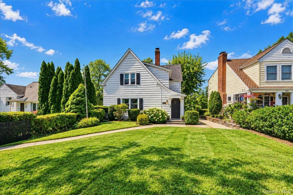 201 Park Drive, Eastchester, NY 10709 — exterior