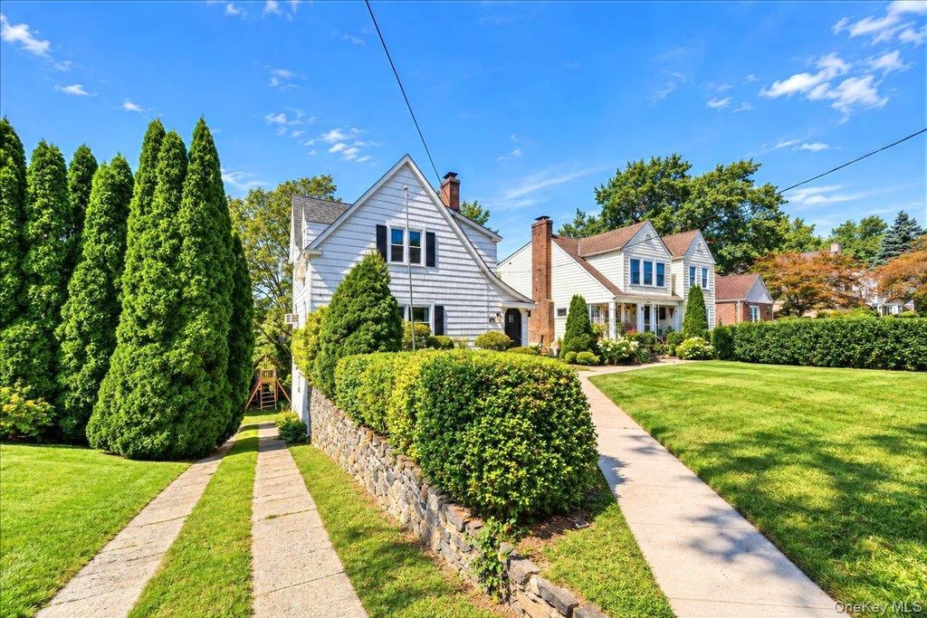 201 Park Drive, Eastchester, NY 10709 — photo 2