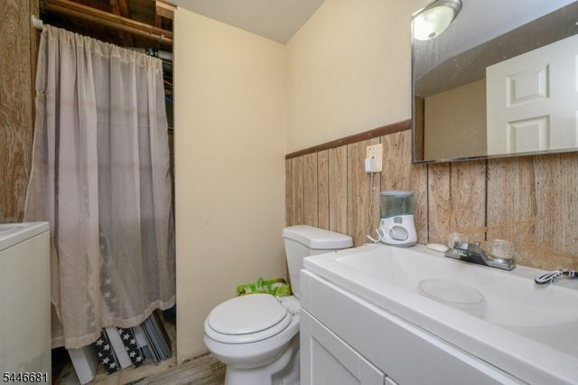 63 Thompson Ave, Dover Town, NJ 07801