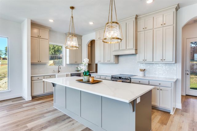 8965 Armstrong Court, Benbrook, TX 76126