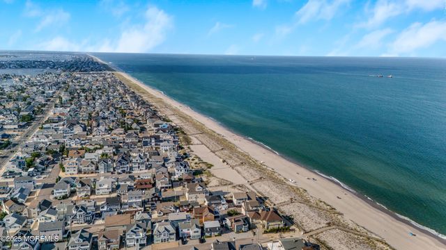 102 W Colony Road, Lavallette, NJ 08735