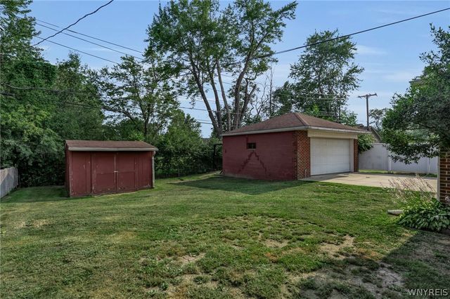 17 Siegfried Drive, Amherst, NY 14221