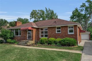 17 Siegfried Drive, Amherst, NY 14221