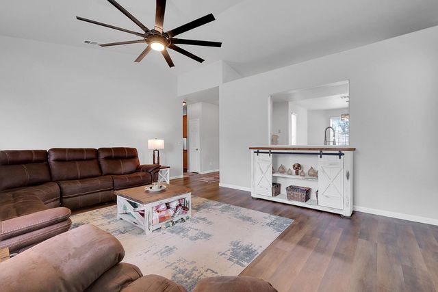 649 Falling Rock Ct, Yuba City, CA 95991
