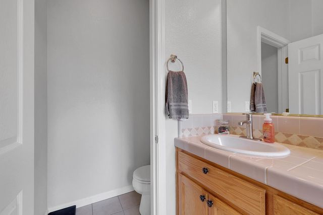 649 Falling Rock Ct, Yuba City, CA 95991