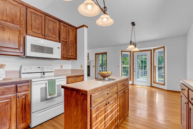 15818 E Woodcreek St, Wichita, KS 67230