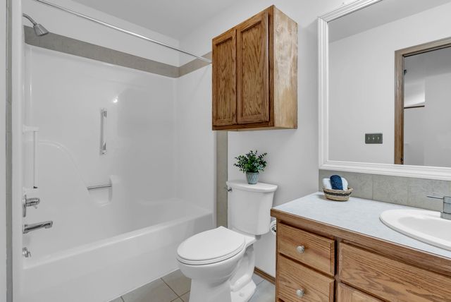 15818 E Woodcreek St, Wichita, KS 67230