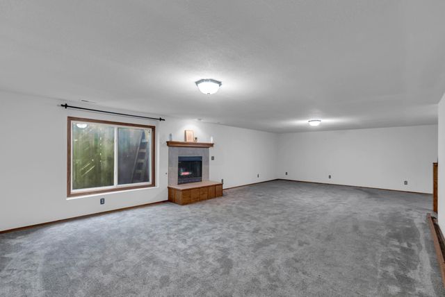 15818 E Woodcreek St, Wichita, KS 67230