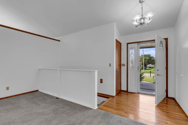 15818 E Woodcreek St, Wichita, KS 67230