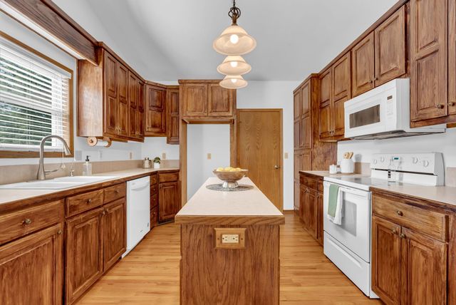 15818 E Woodcreek St, Wichita, KS 67230