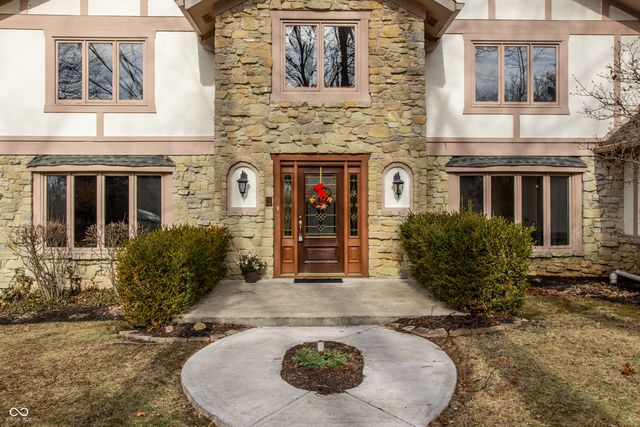 6850 Fox Lake Court, Indianapolis, IN 46278