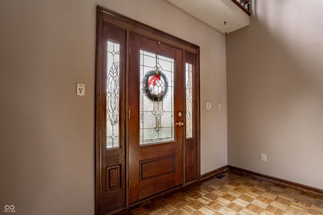 6850 Fox Lake Court, Indianapolis, IN 46278