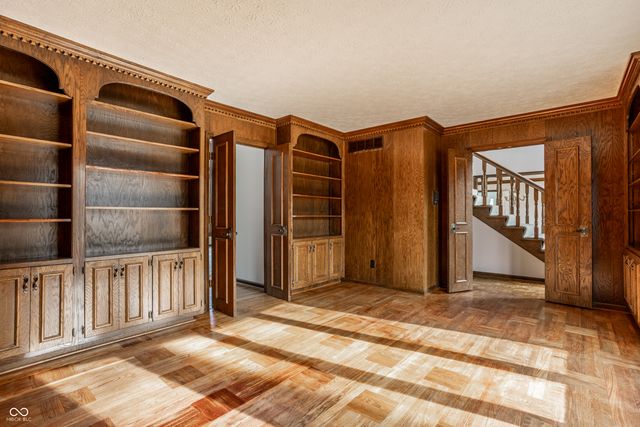 6850 Fox Lake Court, Indianapolis, IN 46278