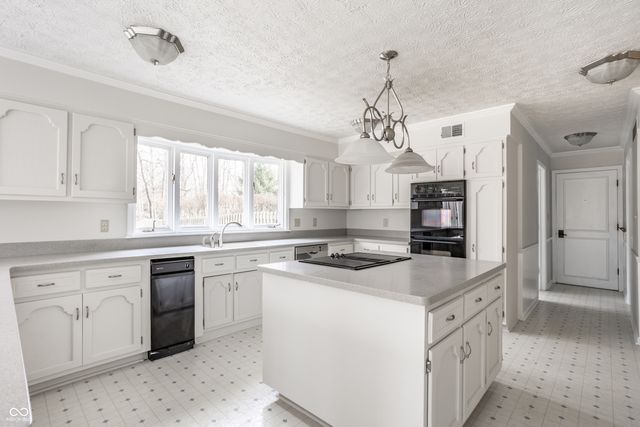 6850 Fox Lake Court, Indianapolis, IN 46278