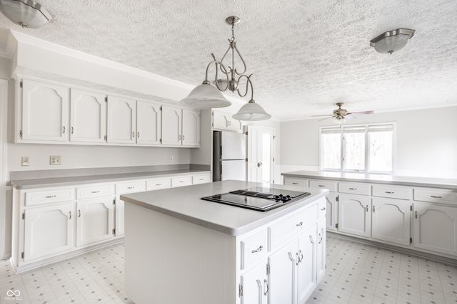 6850 Fox Lake Court, Indianapolis, IN 46278