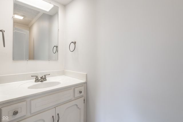 6850 Fox Lake Court, Indianapolis, IN 46278