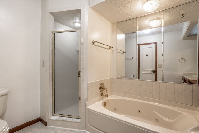 6850 Fox Lake Court, Indianapolis, IN 46278