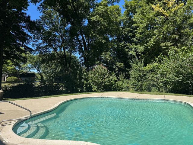 6850 Fox Lake Court, Indianapolis, IN 46278