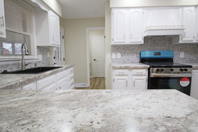 2320 Locust Drive, Seymour, IN 47274
