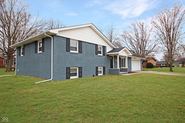 2320 Locust Drive, Seymour, IN 47274
