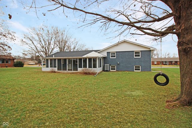 2320 Locust Drive, Seymour, IN 47274
