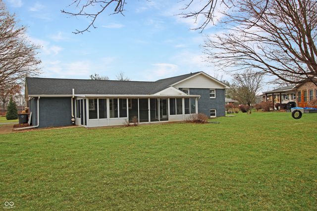 2320 Locust Drive, Seymour, IN 47274