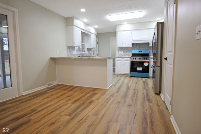 2320 Locust Drive, Seymour, IN 47274