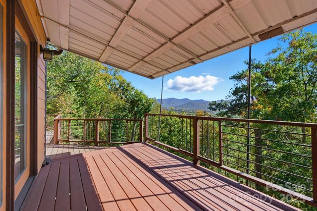138 Hamburg Mountain Road, Weaverville, NC 28787