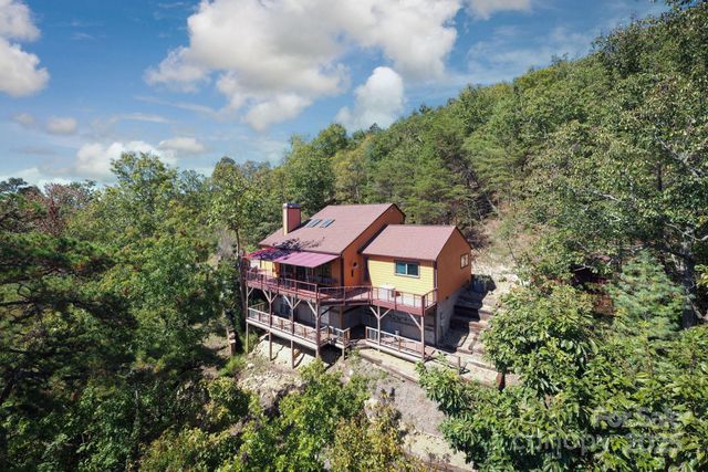 138 Hamburg Mountain Road, Weaverville, NC 28787