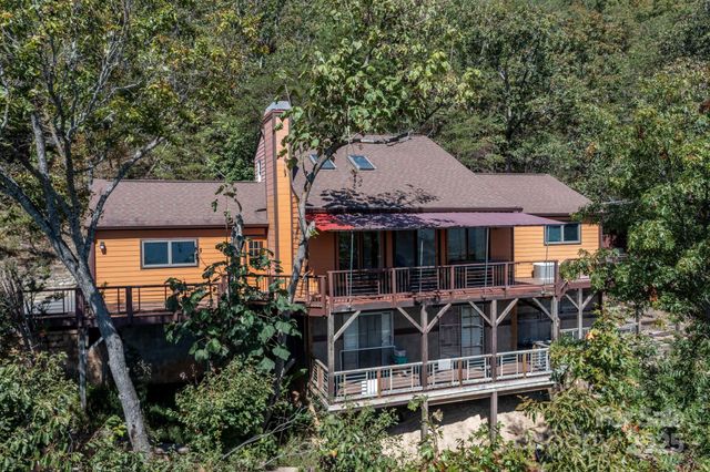 138 Hamburg Mountain Road, Weaverville, NC 28787