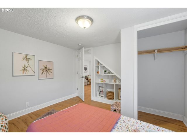 8730 Ne WYGANT St, Portland, OR 97220