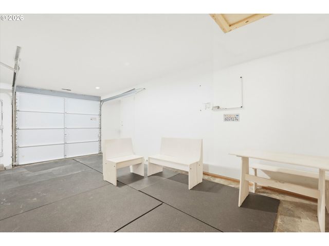 8730 Ne WYGANT St, Portland, OR 97220