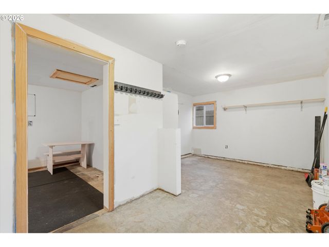 8730 Ne WYGANT St, Portland, OR 97220