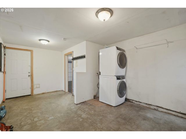 8730 Ne WYGANT St, Portland, OR 97220