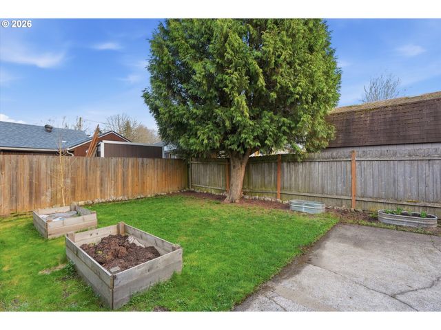 8730 Ne WYGANT St, Portland, OR 97220