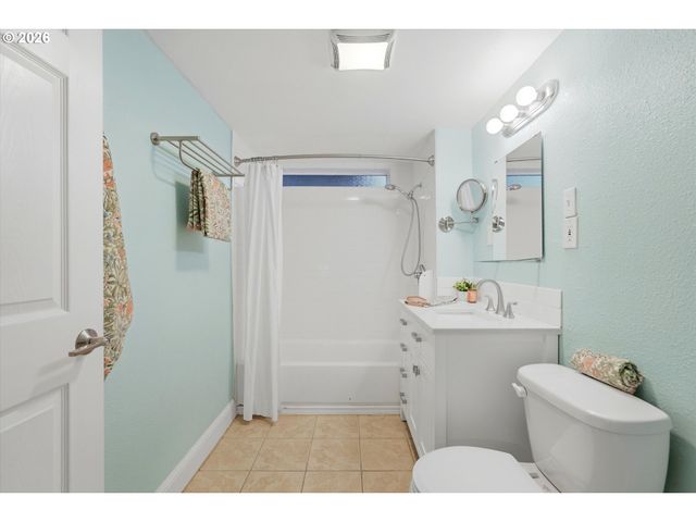 8730 Ne WYGANT St, Portland, OR 97220