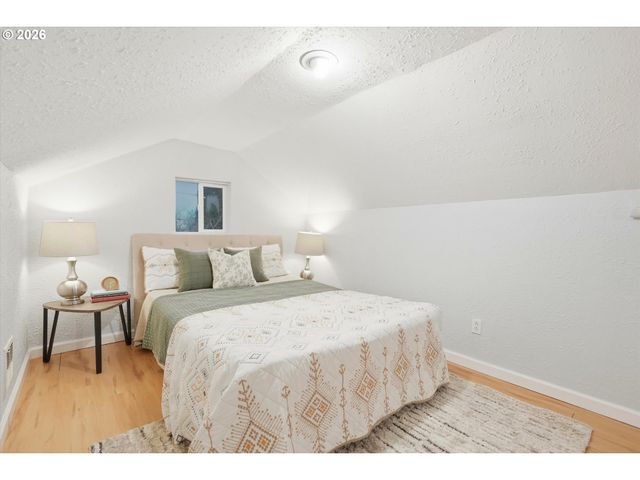 8730 Ne WYGANT St, Portland, OR 97220