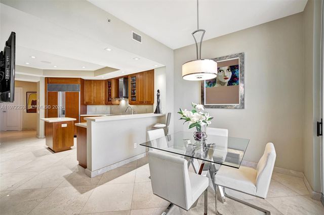 21200 Point Pl PH2804, Aventura, FL 33180