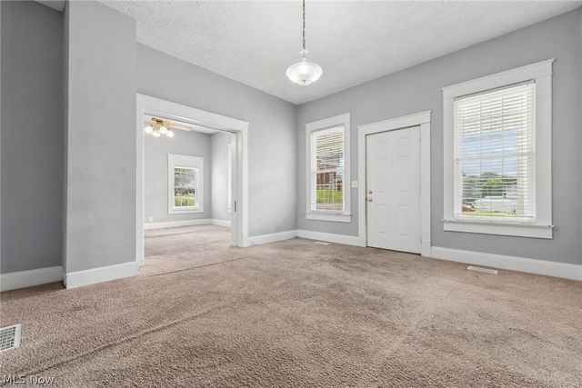 29 S West Street, Thornville, OH 43076