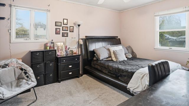 31 13th Street, Holbrook, NY 11741
