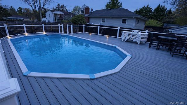 31 13th Street, Holbrook, NY 11741