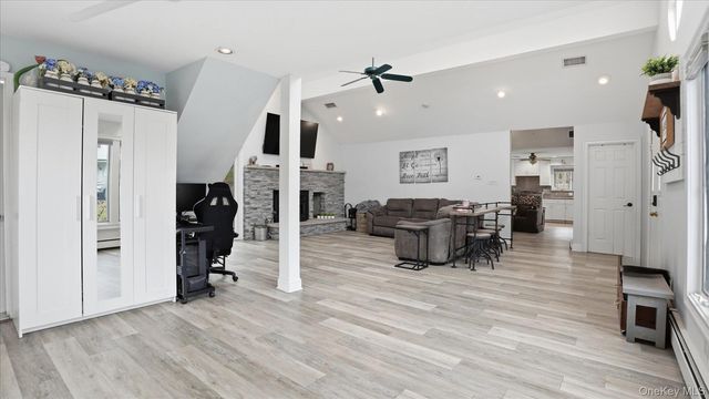 31 13th Street, Holbrook, NY 11741