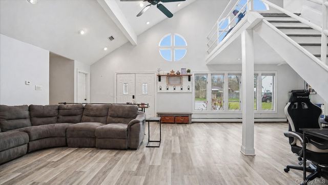 31 13th Street, Holbrook, NY 11741