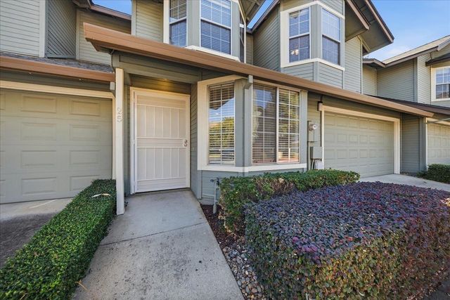 25 Marty Cir, Roseville, CA 95678