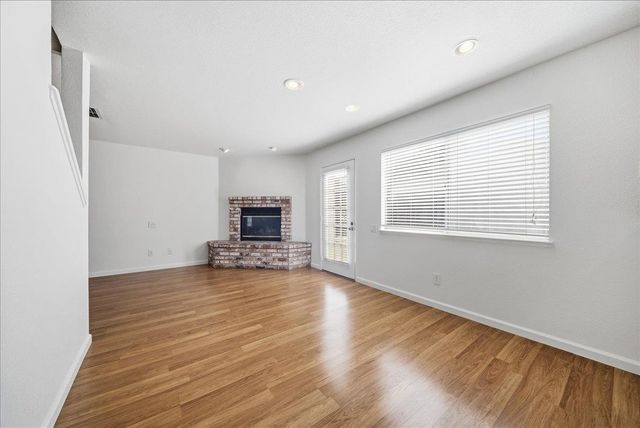 25 Marty Cir, Roseville, CA 95678