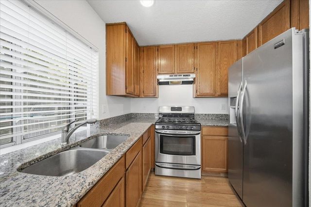 25 Marty Cir, Roseville, CA 95678
